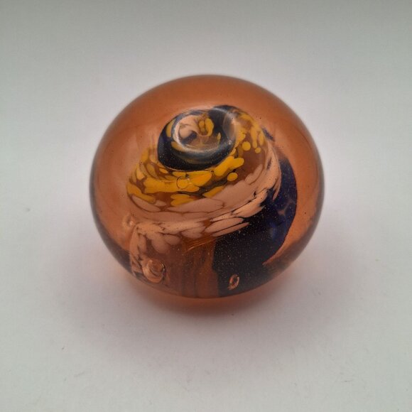 OGLEBAY WHEELING WEST VIRGINIA BLOOMING FLOWER SWIRL ROUND GLASS PAPERWEIGHT - Picture 3 of 10